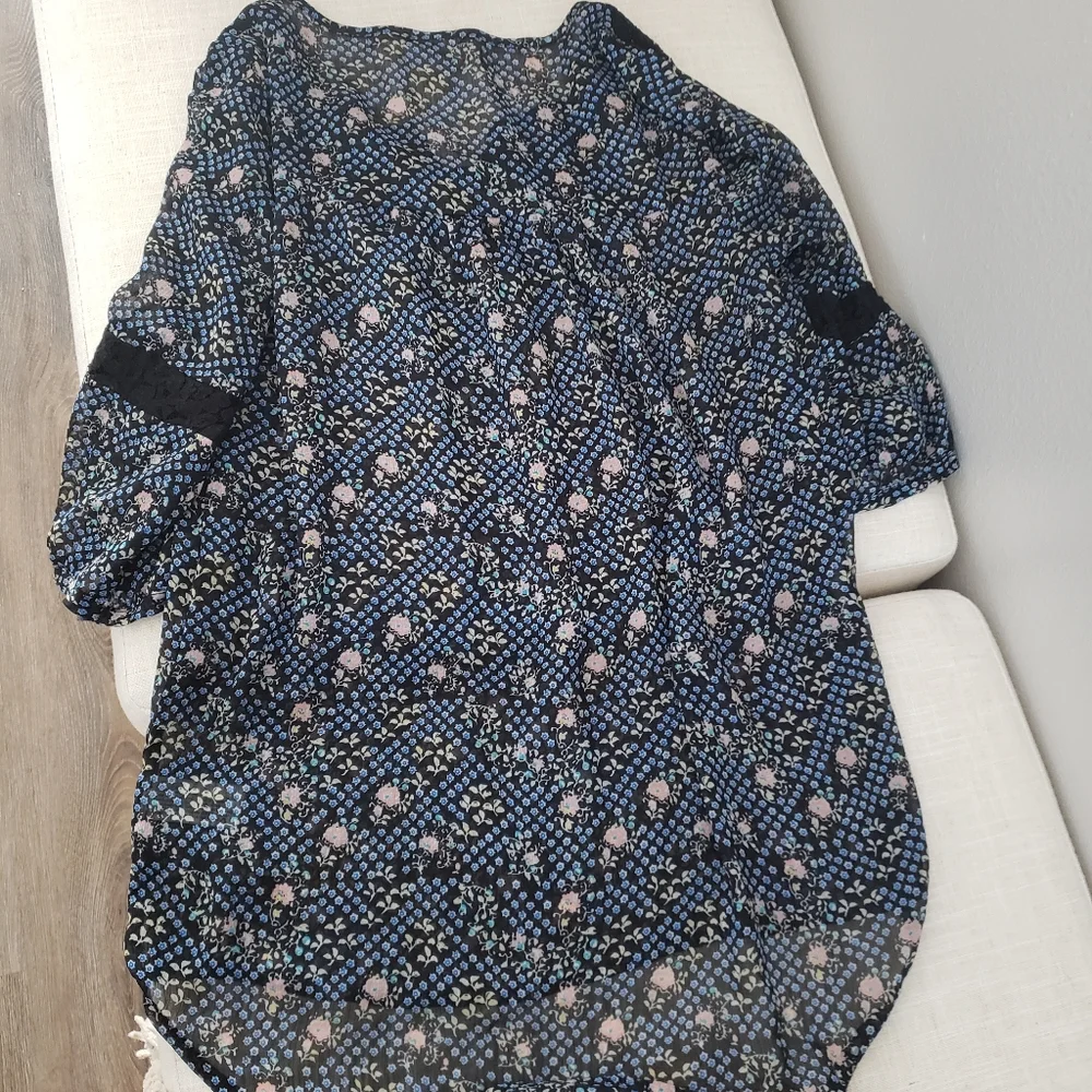 Mossimo Supply Co Hi Lo Quarter Sleeve Top - Picture 7 of 9